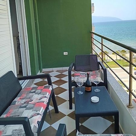 Luxury Appartament Lungomare Vlore Bagian luar foto