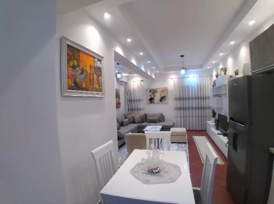Luxury Appartament Lungomare Vlore Bagian luar foto