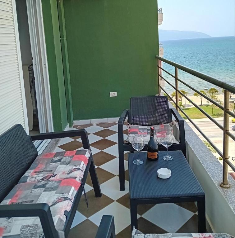 Luxury Appartament Lungomare Vlore Bagian luar foto