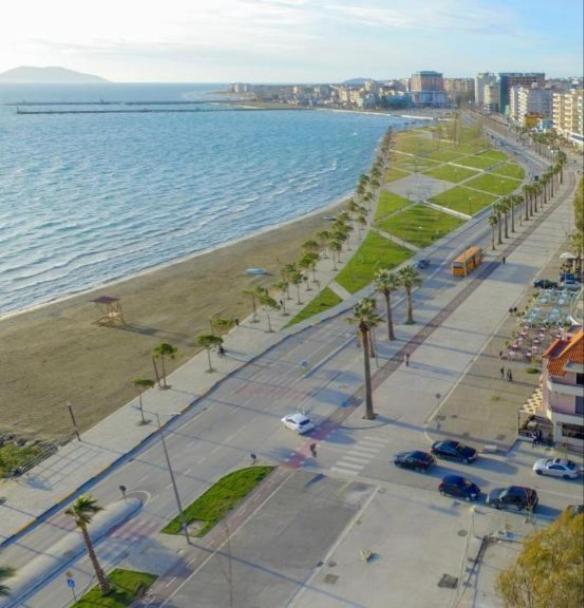 Luxury Appartament Lungomare Vlore Bagian luar foto