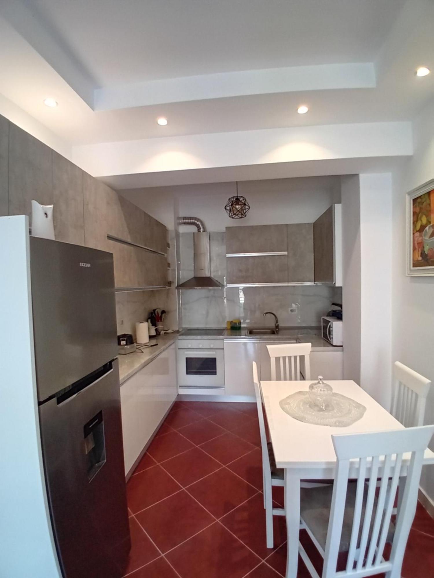 Luxury Appartament Lungomare Vlore Bagian luar foto