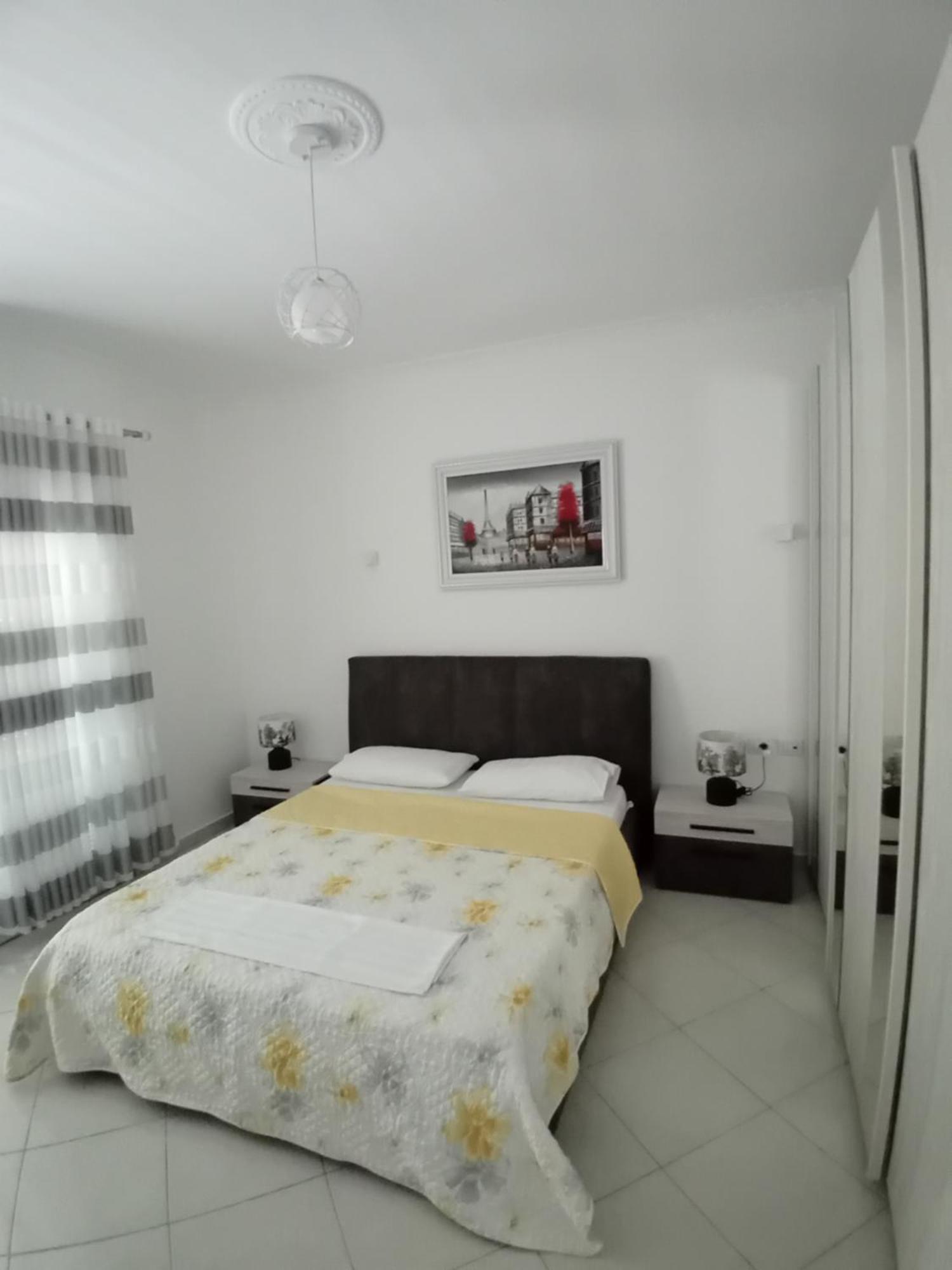 Luxury Appartament Lungomare Vlore Bagian luar foto