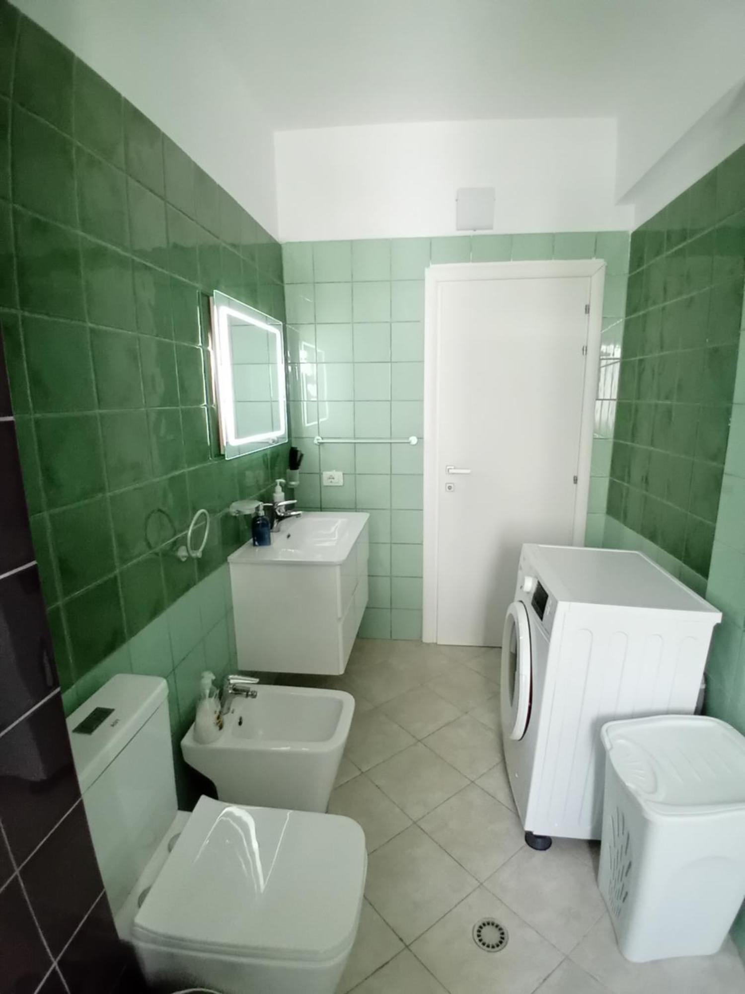 Luxury Appartament Lungomare Vlore Bagian luar foto